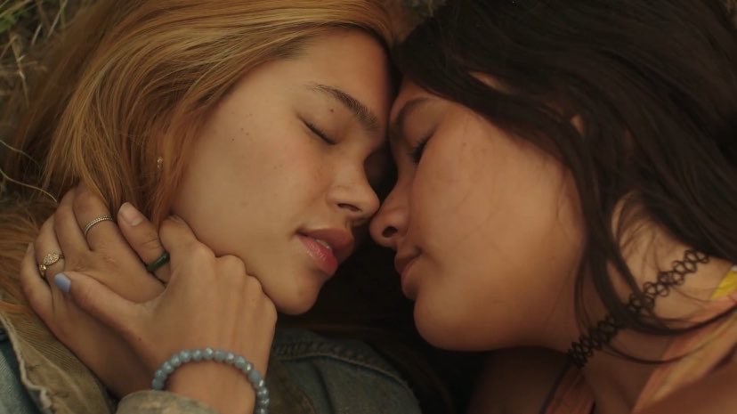 gabysmatt's tweet photo. assistindo elas em hd to emocionada https://t.co/tYbn1McAMb
