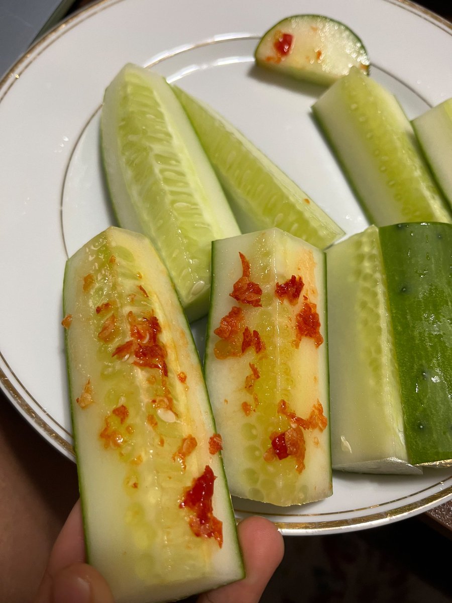 saandaai's tweet photo. खाइन्छ त करे, 🤤 https://t.co/vUODQyUsRw
