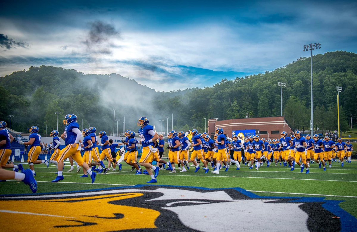 Coachweiss30's tweet photo. 50 days away from Kickoff‼️🏈⏳ https://t.co/LTLRM3Y4z4