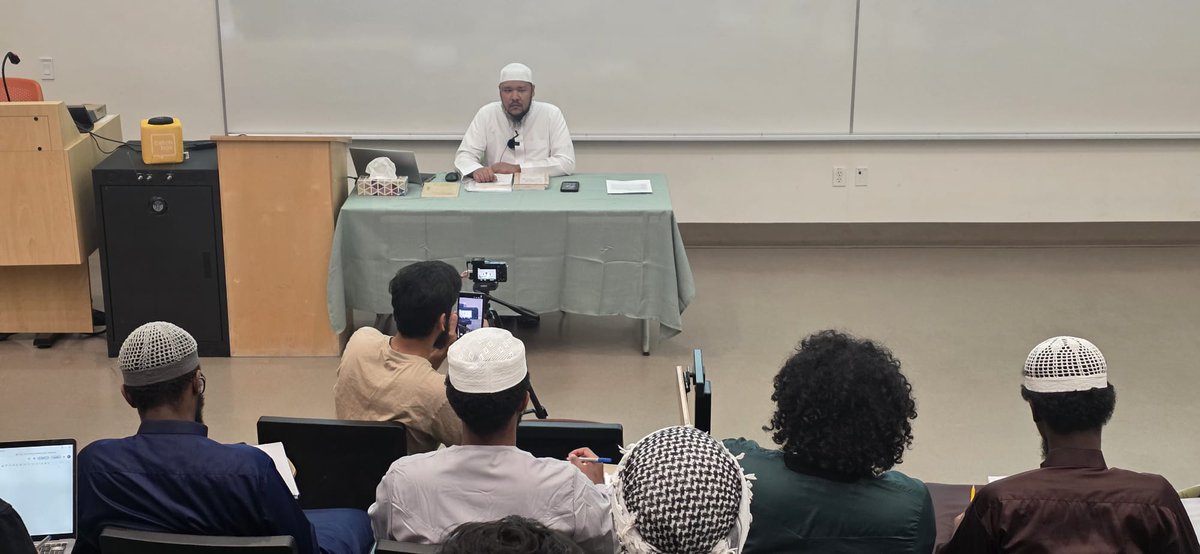 facultyhadithed's tweet photo. صور من الحضور في الدورة العلمية عن (تاريخ السنة) لكلية الحديث الشريف بإدمونتون بكندا المقامة في جامعة ألبرتا

Pictures from the comprehensive course on (The History of the Prophetic Sunnah) organized by the Faculty of Hadith of Edmonton at the University of Alberta https://t.co/DYZEQeKpmA