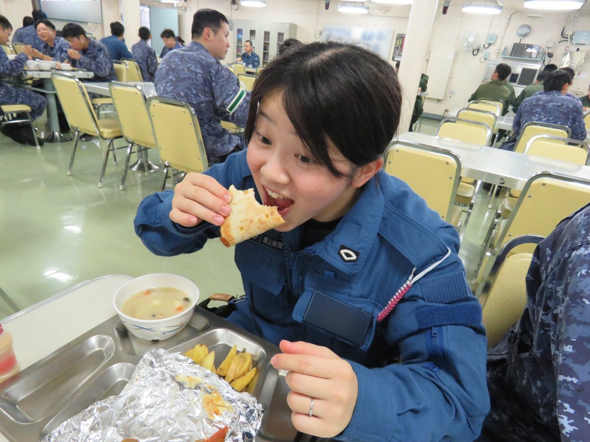 JMSDF_PAO's tweet photo. おいしいって最強のエネルギー✨
ということで、午後もパワー全開‼

#食べるって幸せ #かが #IPD26 https://t.co/9FVKlmo4D4