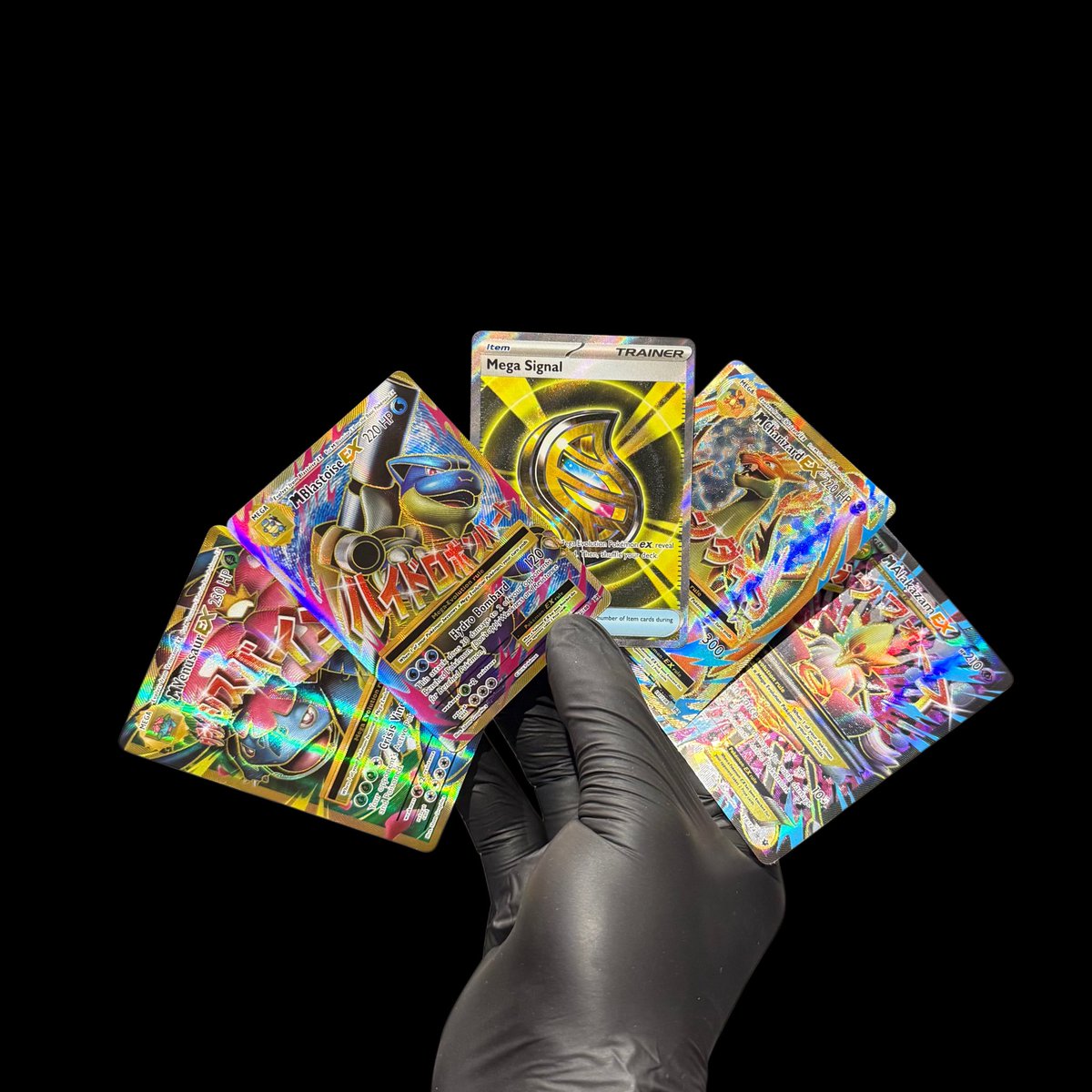 Emera1dbreak's tweet photo. Mega Evolution supremacy. ⚡ https://t.co/ejbrdi9Cdb