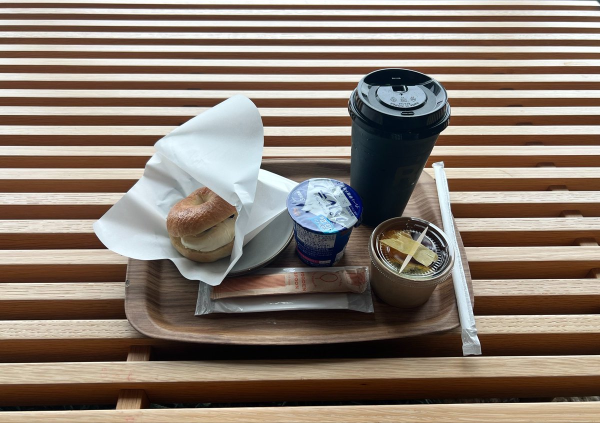 takmiii's tweet photo. Breakfast https://t.co/4oB27DQnL1