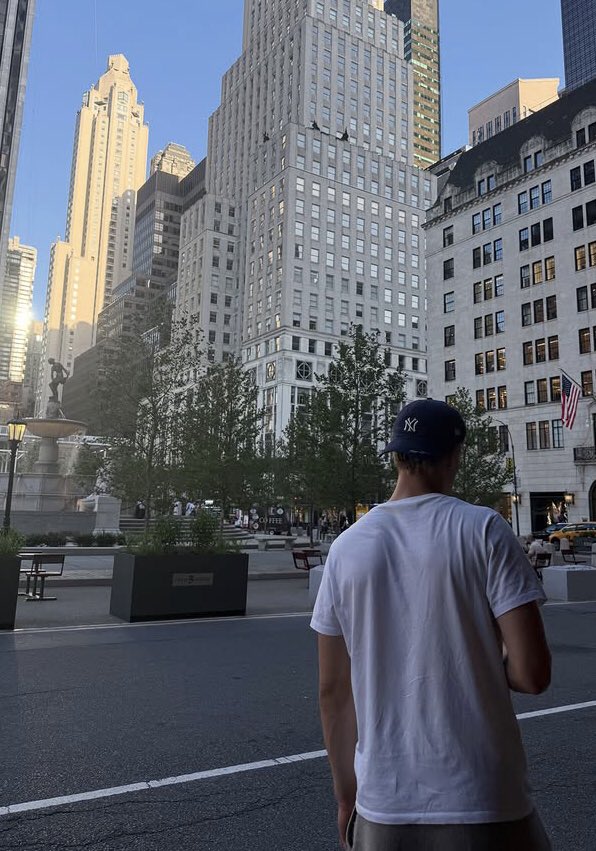 theprophcys's tweet photo. o lucas servindo boyfriend material https://t.co/Sal68SYPqr