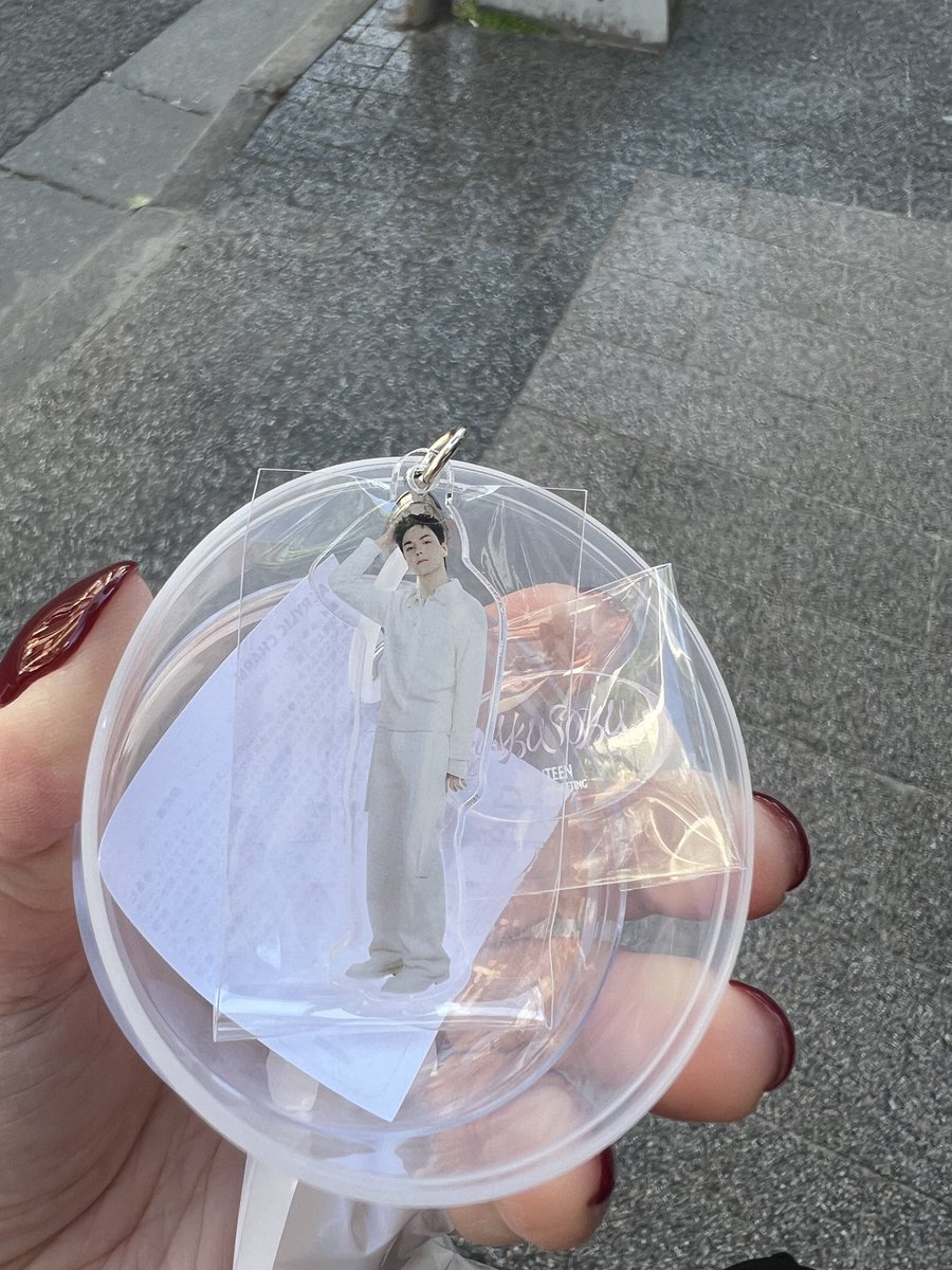__97618's tweet photo. 現地交換もトレカで手一杯で見つけられず今更だけど、誰かミンギュと交換かミンギュ買い取らせてくれる人いないよね😭 https://t.co/gSOTIfKM55