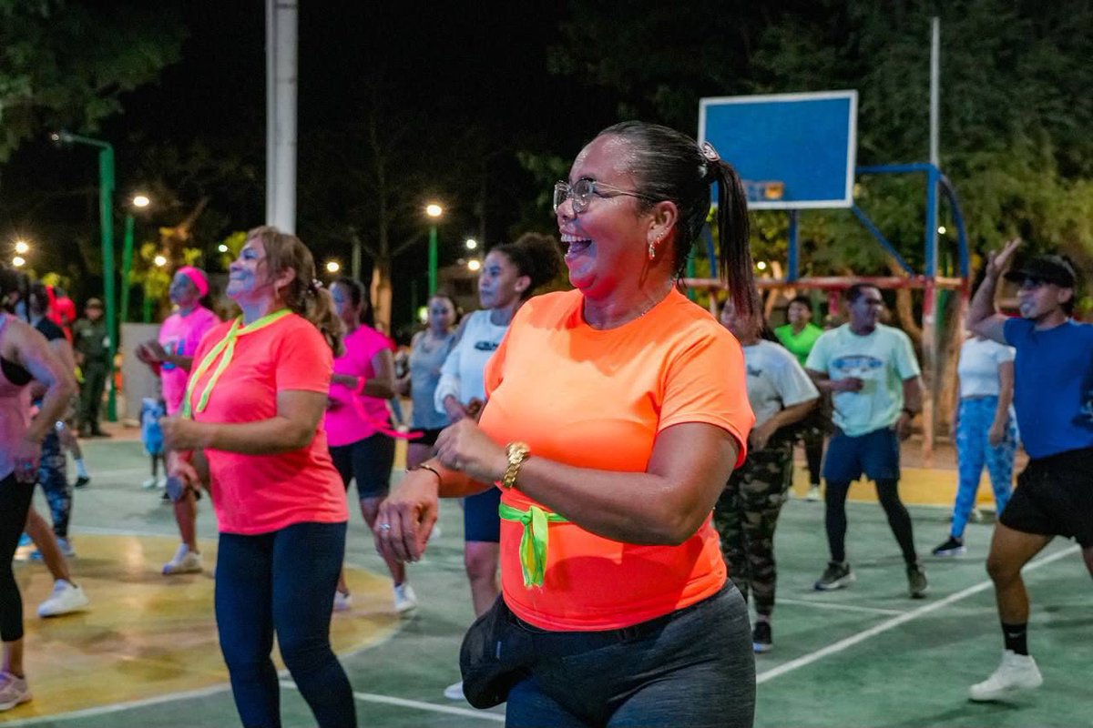 MagdalenaGober's tweet photo. Santa Marta se alista para vibrar con la Mega Rumba Neón en El Rodadero.

La música, el baile y la actividad física volverán a tomarse la playa de El Rodadero con la llegada de la Mega Rumba Neón, https://t.co/3djeeQJwPm