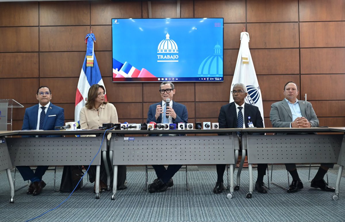 IsabelRH72's tweet photo. Ministro de Trabajo recibe propuesta para no discriminación de empleo por edad
https://t.co/hK0AOJslhR https://t.co/mDofnrXcmh