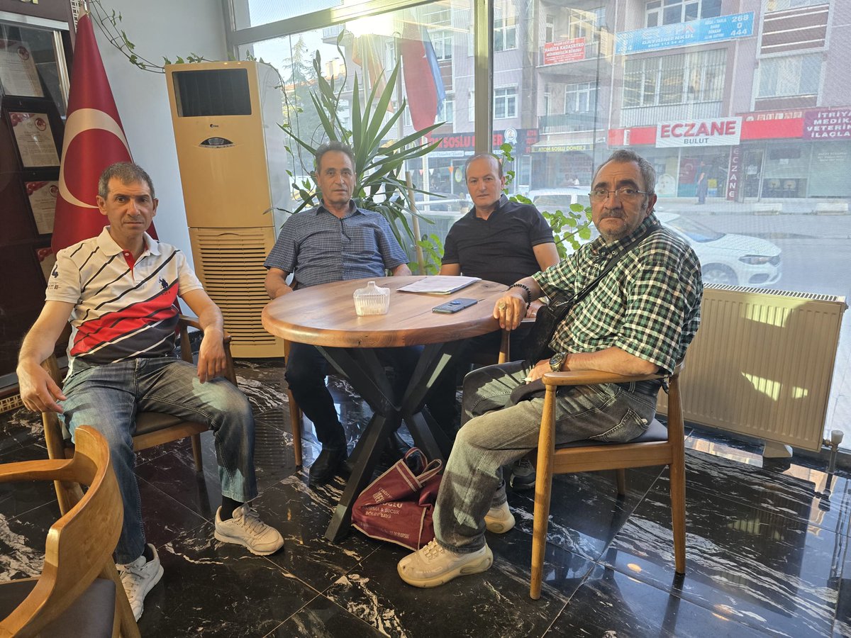 SincanAkParti's tweet photo. Fevzi Çakmak Mahallesi, Saraycık Mahallesi ve Atatürk Mahallesi haftalık olağan komisyon toplantılarını gerçekleştirdiler. https://t.co/8ZX7xlYlVj