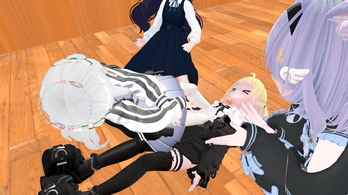 karin_vrc's tweet photo. めすがきっさ筋トレ部w
#めすがきっさロぅリぃ https://t.co/Arn8VVaIME