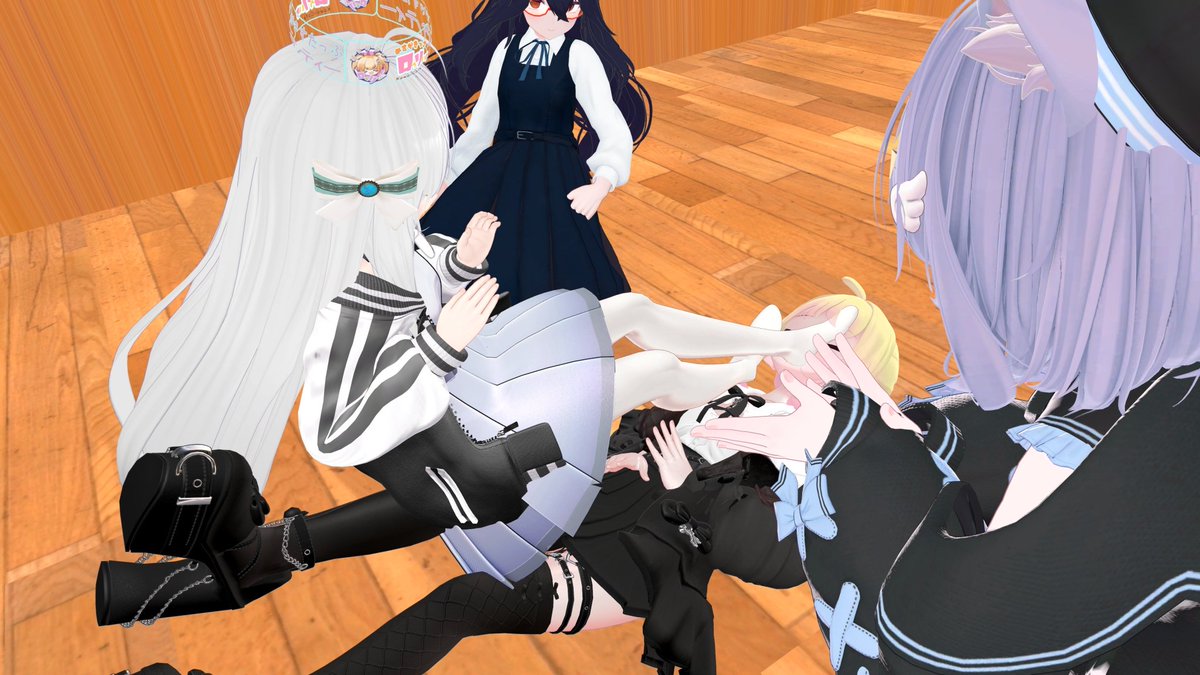 karin_vrc's tweet photo. めすがきっさ筋トレ部w
#めすがきっさロぅリぃ https://t.co/Arn8VVaIME