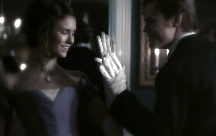 deIenacore's tweet photo. pensando aqui a Katherine escolheu o Stefan e não o Damon pra dançar com ela no baile dos fundadores ai anos depois o destino fez o Damon dançar com a Elena nesse baile, tipo assim é sobre encontrar a pessoa certa mesmo que tenha que esperar 146 anos kkkkkkk https://t.co/ghyMfURCjU