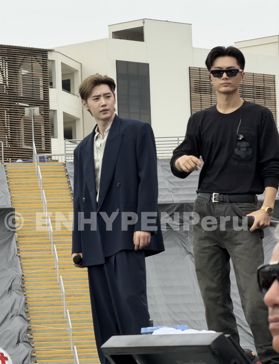 23parkz's tweet photo. jay &amp; sunghoon for today’s soundcheck in lima!😻 https://t.co/VU1s5IRgIQ