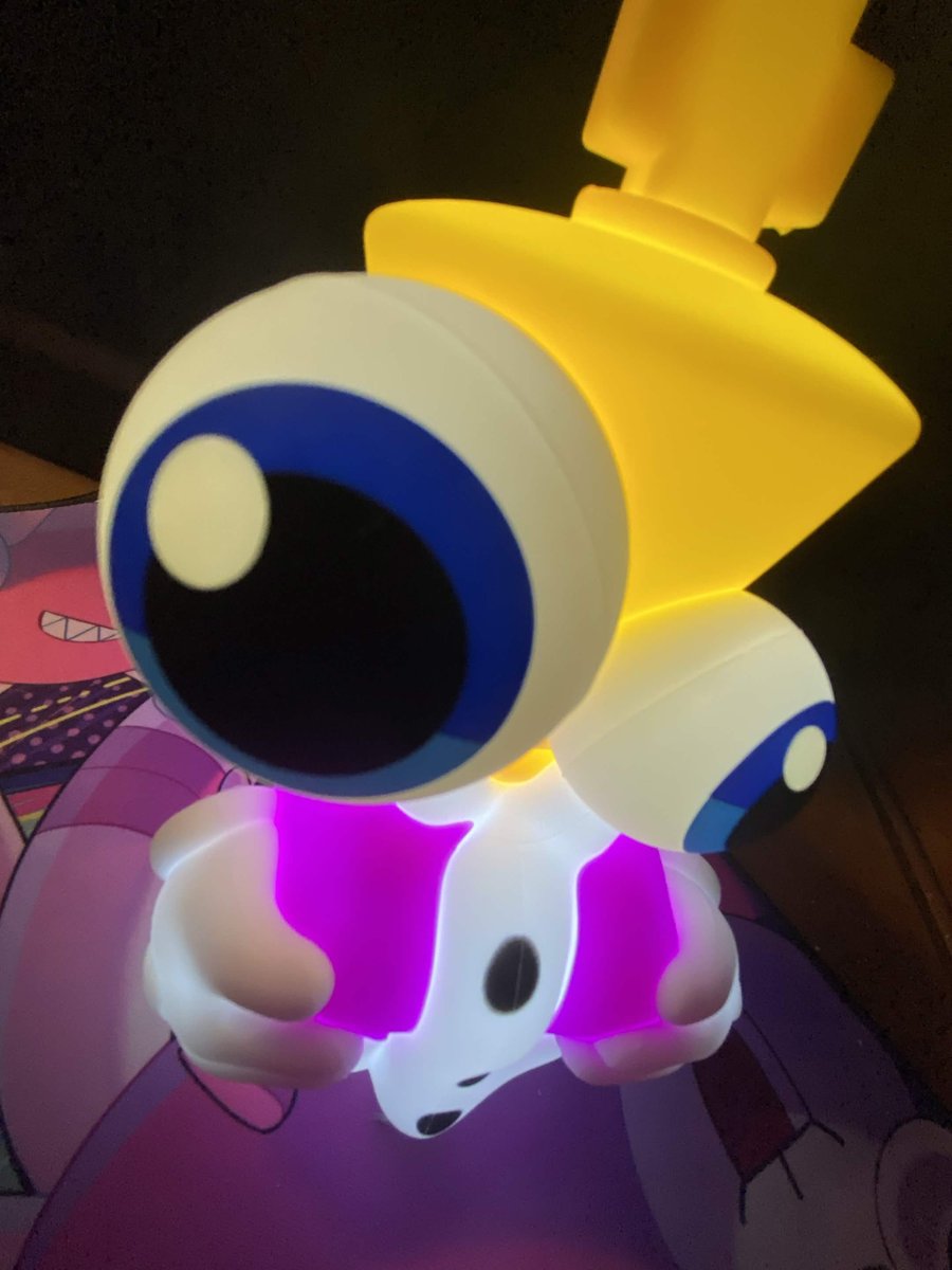 krakiboo's tweet photo. my bf got me the kinger lamp :D https://t.co/1gTpe9W6cB