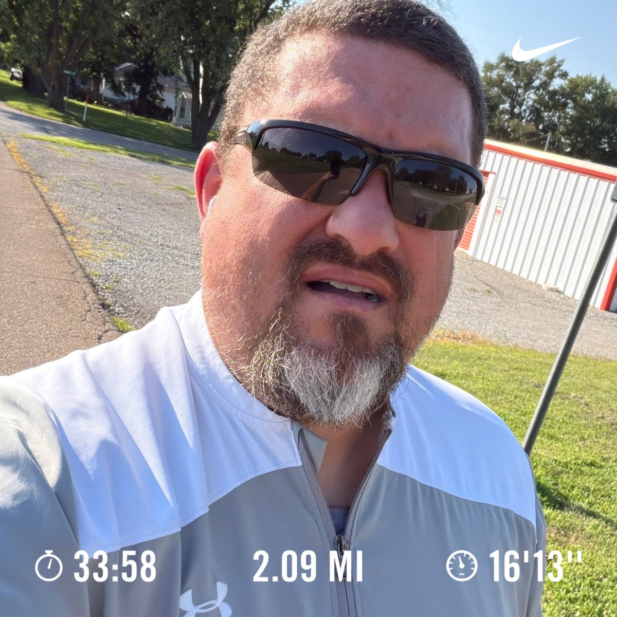 JPound4004's tweet photo. Pace dropped off during the second mile, but still two 16-ish miles. A year ago, I was thrilled with a 17-minute pace. No patience this time around. #nextday #betterme https://t.co/r3LbXU65Am