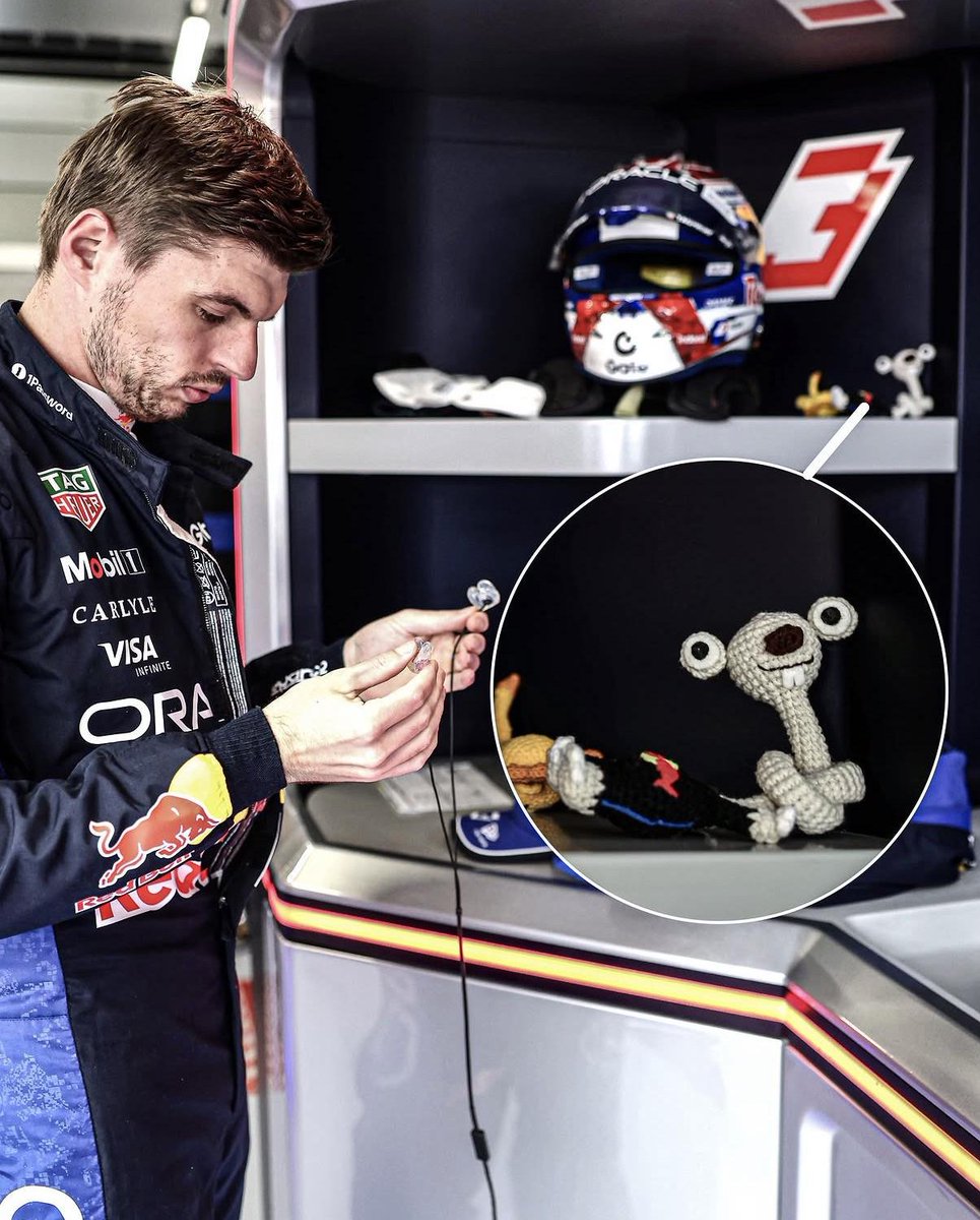 AtPham57156's tweet photo. [espnf1] Max has a Sid the Sloth bear next to his helmet in the garage
#SlamDunk #LOLOFIRSTSOLOPR https://t.co/EgHI0BIqaP