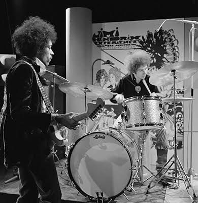 peterparcek's tweet photo. Happy B'Day July 9 to Mitch Mitchell late, great drummer w/ Jimi Hendrix (1946-2008)!
Manic Depression https://t.co/PCJb3hfRIF
Are You Experienced https://t.co/BXjuHjoGaL
Axis Bold As Love https://t.co/v6e6HFs1BH
#jimihendrix #drummer #noelredding #billycox #bluesrock https://t.co/b6aTKKUsql