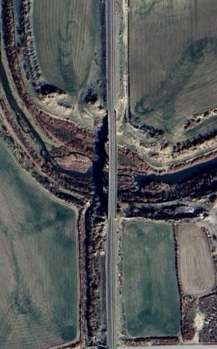 EGYOSINT's tweet photo. The scope of the U.S. strikes on Iran appears to be expanding beyond military targets.

Iranian media outlets report that several projectiles reportedly struck the Aq Takkeh Khan Bridge along the railway line on the western outskirts of Aq Qala in Iran's Golestan Province. https://t.co/tXi8Kkw77f