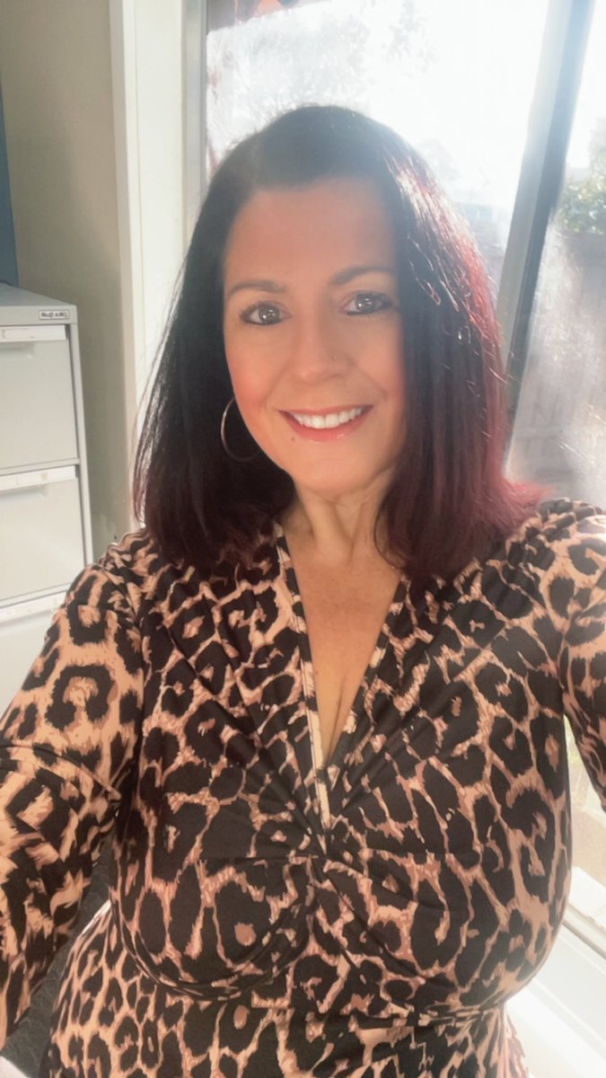 Magpiegirl1972's tweet photo. Happy Thursday ❤️
Last day of the working week for me! Having a long weekend. Have a great day 😊 #Thursday #longweekend #sunshine https://t.co/OJkrqRhIYJ