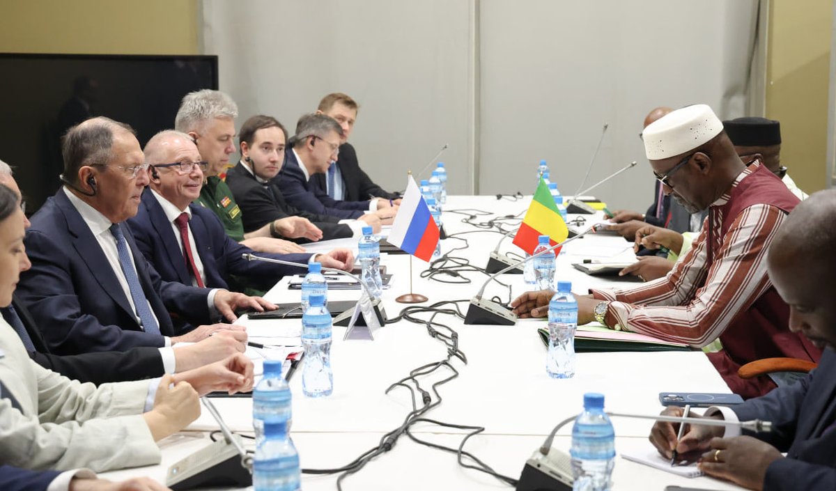 AbdoulayeDiop8's tweet photo. En marge de la deuxième session des Consultations entre les Ministres des Affaires étrangères de la Confédération AES et la Fédération de Russie, j’ai eu une séance de travail, ce mercredi 08 juillet 2026, avec Son Excellence Monsieur Serguei LAVROV, Ministre des Affaires étrangères de la Fédération de Russie.

Nous nous sommes félicités de la qualité des relations bilatérales spéciales, fondées sur le respect mutuel et le dialogue politique régulier au plan bilatéral et multilatéral sur des sujets d’intérêt commun.