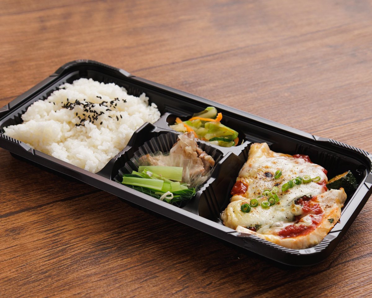 CozyRestaurant's tweet photo. <7/8〜7/13のお弁当>
厚切りポークソテー弁当　950円

カジキマグロと大葉のトマトチーズ焼き弁当　1000円

サーロインステーキ弁当　1100円

#仙川テイクアウト
#Restaurantcozy https://t.co/1grITCmiWE
