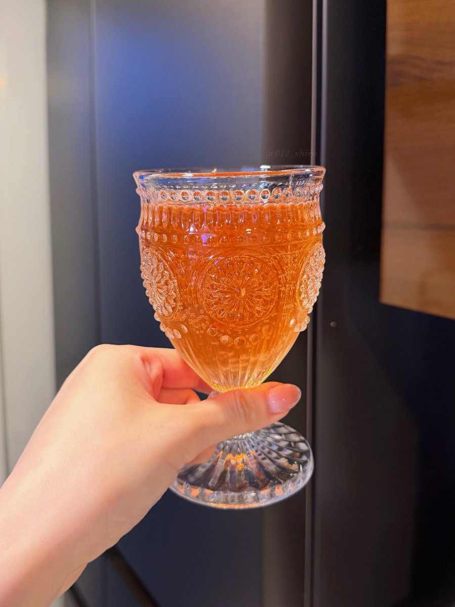 012_shiro's tweet photo. 濃いグァバサイダーに無糖アールグレイちょこっと入れて割ってみたら南国で飲むトロピカルティーソーダみたいな激うまドリンク爆誕してしまったよ……これはハマる…… https://t.co/aIcq2sY5QB