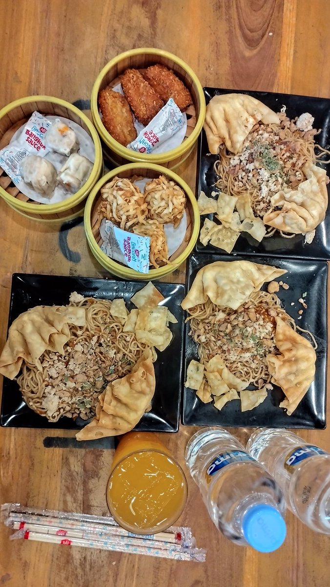 _gyucherry's tweet photo. setelah 68 hari clean eat, donor darah lanjut malamnya self reward gacoan adalah kewajiban. i deserve this. https://t.co/Wgwvkvy16M