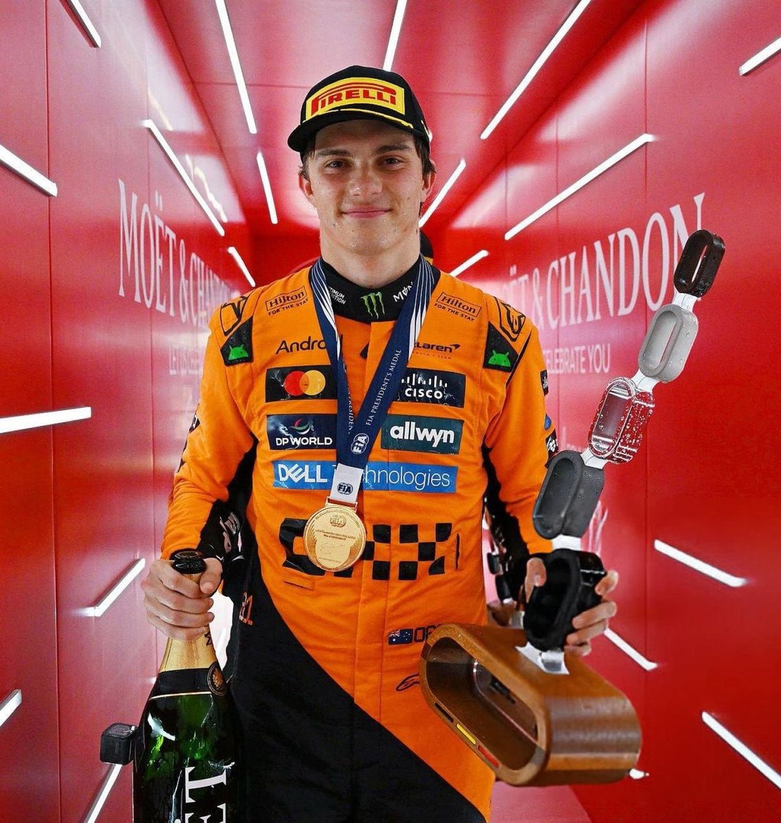 papayastri17's tweet photo. I’ll sacrifice every single one of you for Oscar to win the Belgian Grand Prix. https://t.co/TDBQ9ChJwU