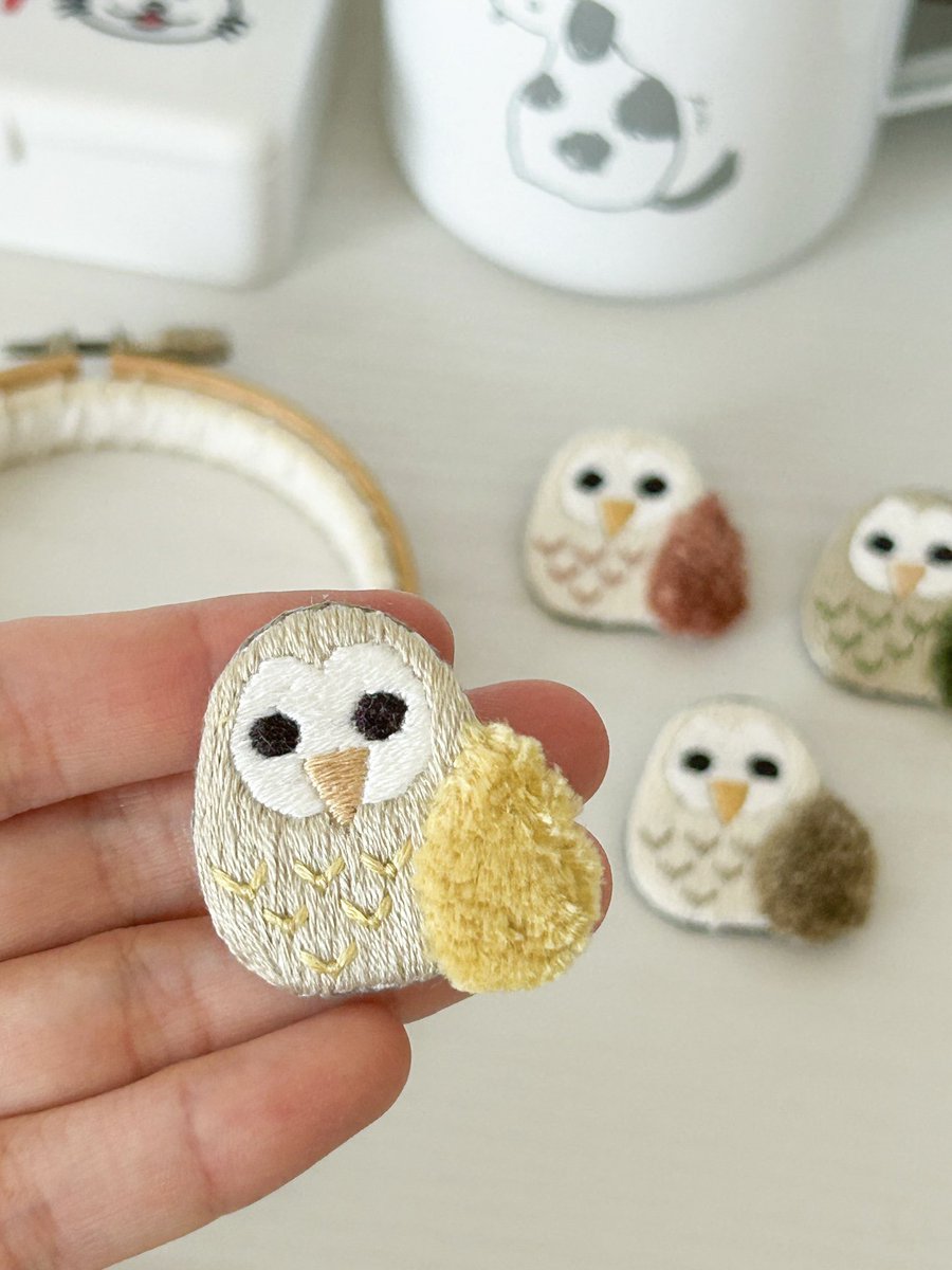 kii6_days's tweet photo. おはようございます🌼

昨日完成したふくろう刺繍ブローチ♪ https://t.co/85ku2vT7Aq