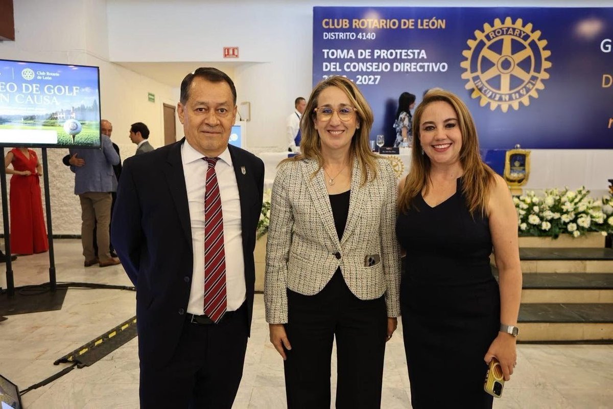 GabrielDuranOr2's tweet photo. agradezco la invitación de mi amigo Sergio Pablo Tejada Ramírez a la toma de protesta de la dirigencia del Club Rotario León para el periodo 2026-2027, felicidades a su nuevo presidente del Consejo Lic. José Luis Andrade Nava.
un gusto coincidir con mi compañera @VanessaMDOmx https://t.co/f5JdqzMWox