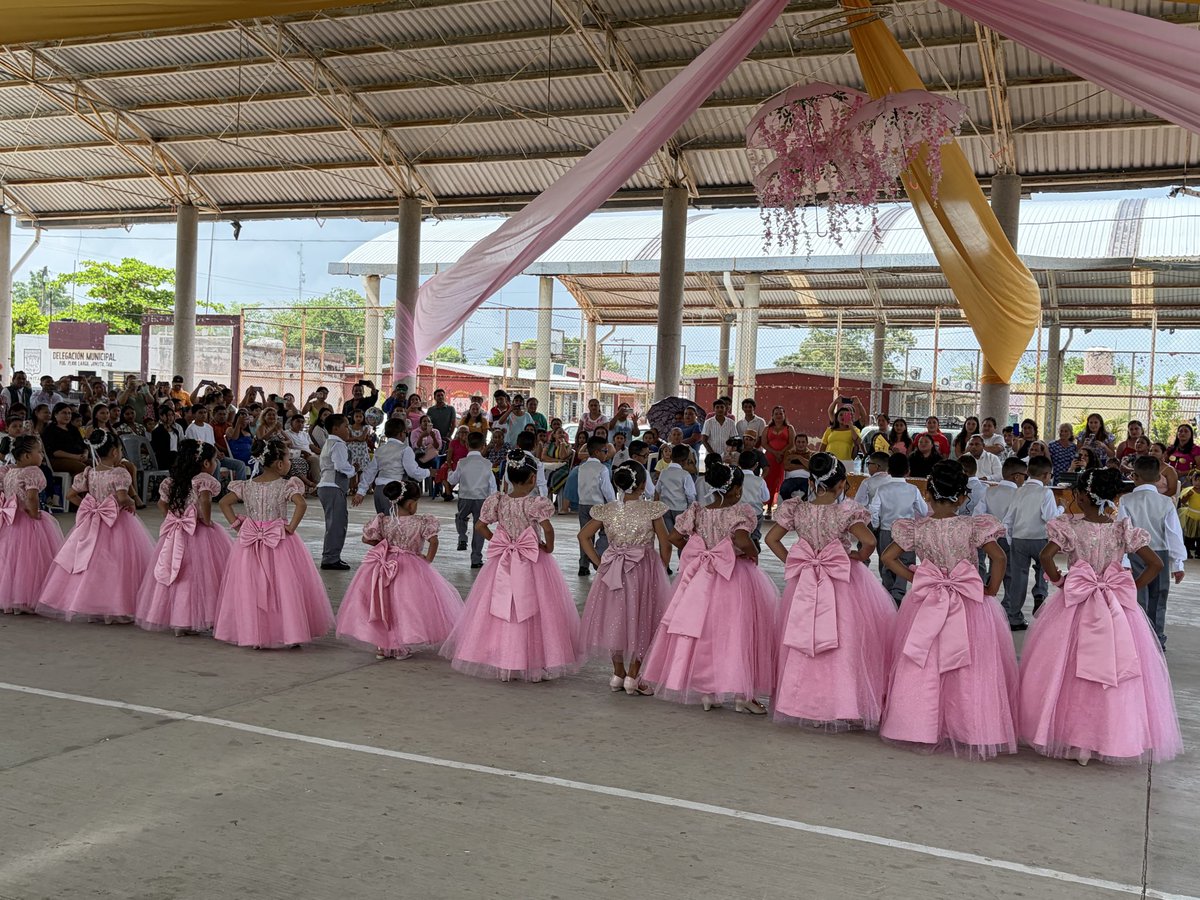 Luis_Villamayor's tweet photo. Agradezco a los Padres de #Familia del Jardín de #Niños Rosaura Zapata del Poblado #Playa #Larga donde tuve la oportunidad de ser 𝐏𝐚𝐝𝐫𝐢𝐧𝐨 𝐝𝐞 𝐆𝐞𝐧𝐞𝐫𝐚𝐜𝐢𝐨́𝐧 gracias a la invitación de todo el plantel educativo! 🧑🎓
𝙑𝙖𝙢𝙤𝙨 𝙫𝙖𝙢𝙤𝙨 https://t.co/KxkoZaoceb
