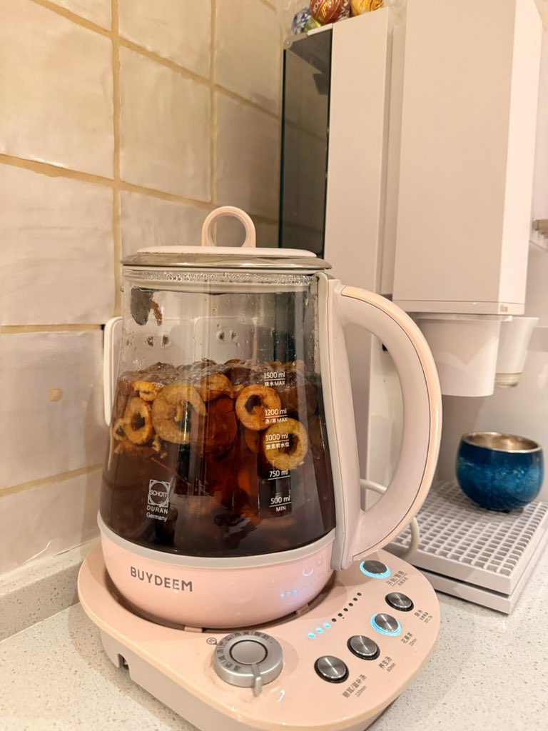 FinoGeng's tweet photo. On a scorching summer day, nothing beats a pot of chilled sour plum tea, not even whisky. https://t.co/DFFNgsuIIT