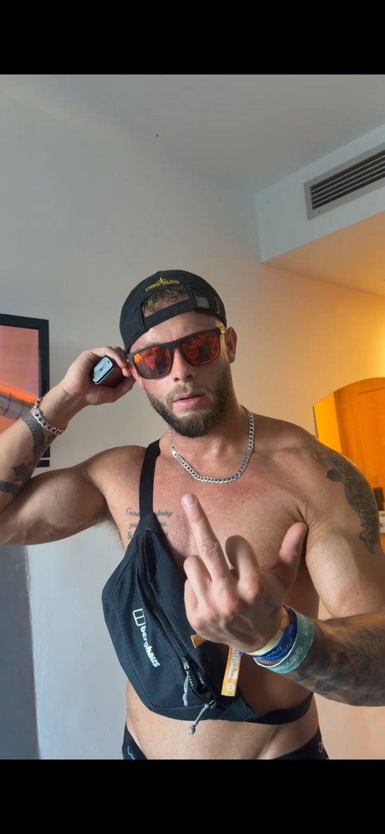 ALPHABOSSJOEL's tweet photo. Living like the king I am

Alpha findom cash master humilation fag paypig https://t.co/ID79G2ZcUe