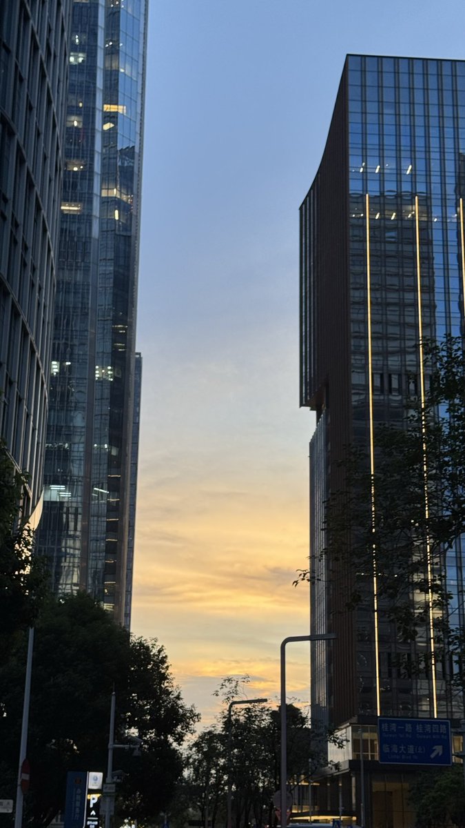 ZindexYG's tweet photo. 发钱钱的一天，所有信用卡还完居然还要-1000

装修磨人呀！ https://t.co/EbEsKSOI1v