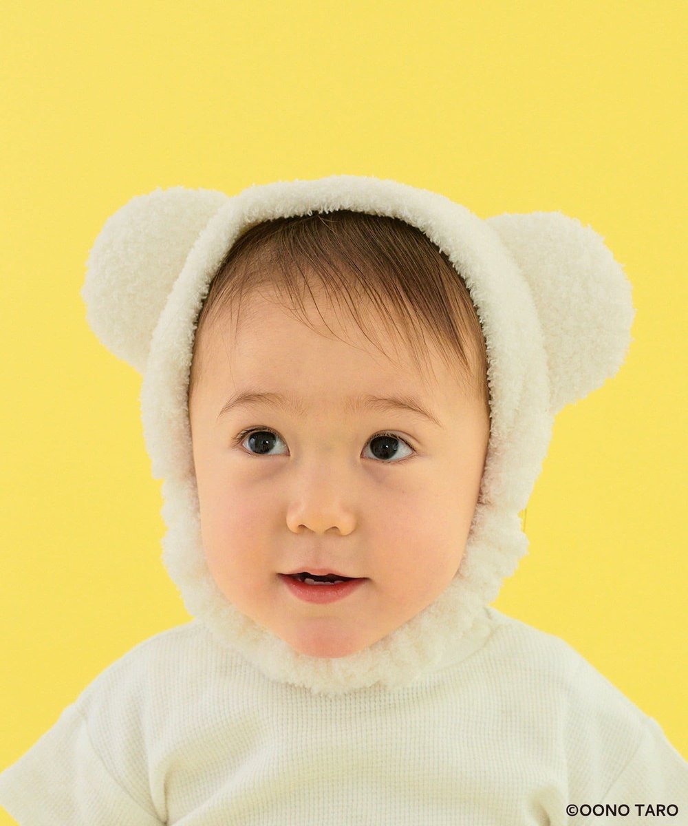 manta_oyogu_a's tweet photo. おおのたろうさん3COINSコラボ、天才フォロワーが文明堂の踊ってる子みたいって言ってて…天才だ…これつけて集まれば文明堂ができる…ダンボールに色紙貼ってカステラ作ってさ……誰かお願いします… https://t.co/qd8PxmhNTc
