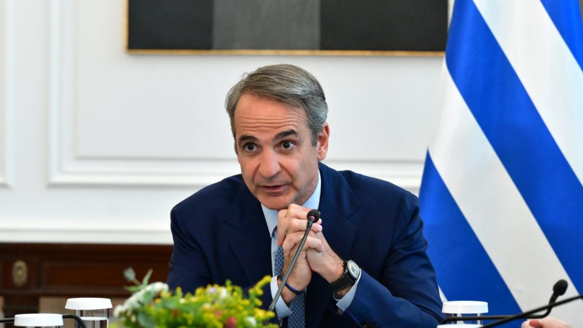 DejaLogic's tweet photo. Επι Μητσοτάκη σταμάτησαν οι παραβιάσεις.
Οι Τούρκοι εφαγαν μπλόκο στον Εβρο.
Η φρεγάτα "ΛΗΜΝΟΣ" αχρήστευσε
την τουρκική ναυαρχίδα "Κεμάλ Ρέις." 
Στάλθηκαν μαχητικά και φρεγάτες για την προστασία της Κύπρου 
Η Ελλάδα εξοπλίστηκε.
Οι "υπερπατριώτες" 
να ρουφήξουν το αβγό τους😂 https://t.co/lXfXjmumUq