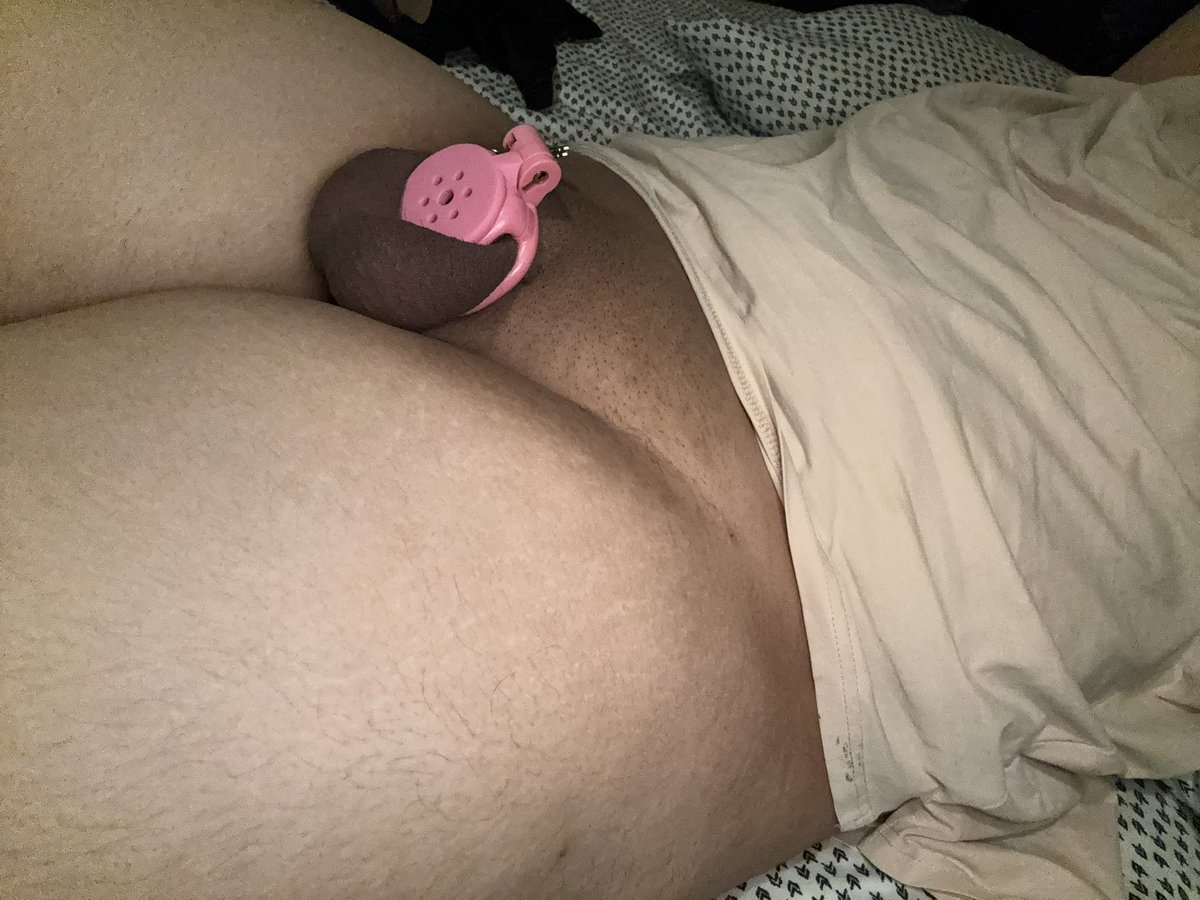 ilvthiss's tweet photo. Primera vez con una jaula plana, es la sensación mas rica que se puede sentir 🤤
#cagedcuck #chastity #cuck #bnwo #cornudo #caged https://t.co/iihQ2OhbtP