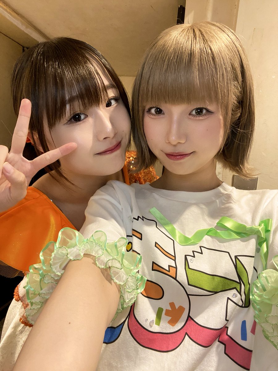 uug2_kaoru's tweet photo. おはよー！
この前新倉さんがあゆらちゃんと写真撮った後にかおるちゃんとも撮りたい、、、と言ってくださって撮らせていただいた写真🧡 https://t.co/iz2is6KNCf