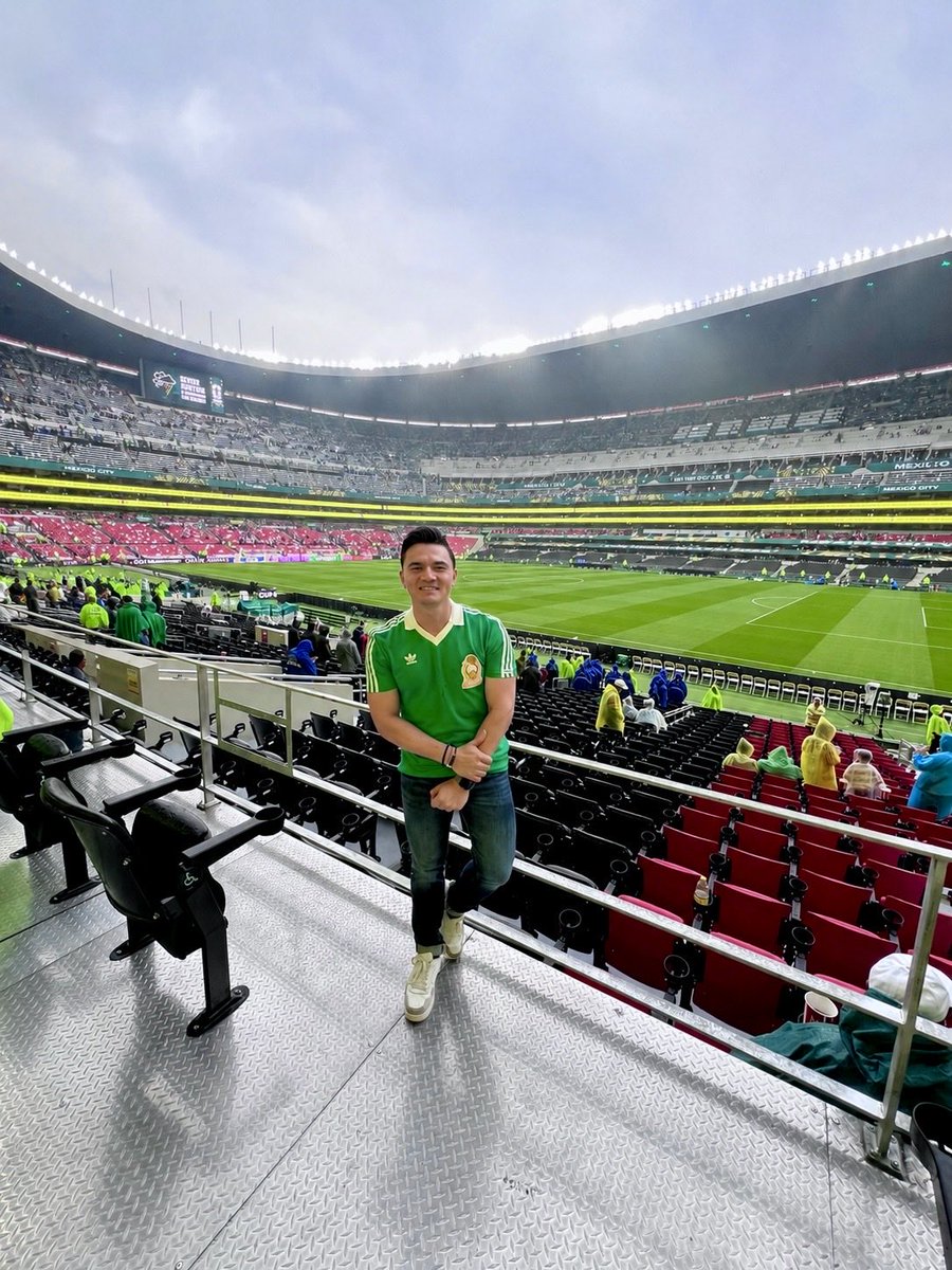 frankievelasq15's tweet photo. Sueño cumplido:
- Conocer el Estadio Azteca
- Vivir en el país sede del mundial
- Ver un partido de un mundial
La vida es buena #CDMX #FIFAWorldCup #Mex https://t.co/vM5KmP57zO