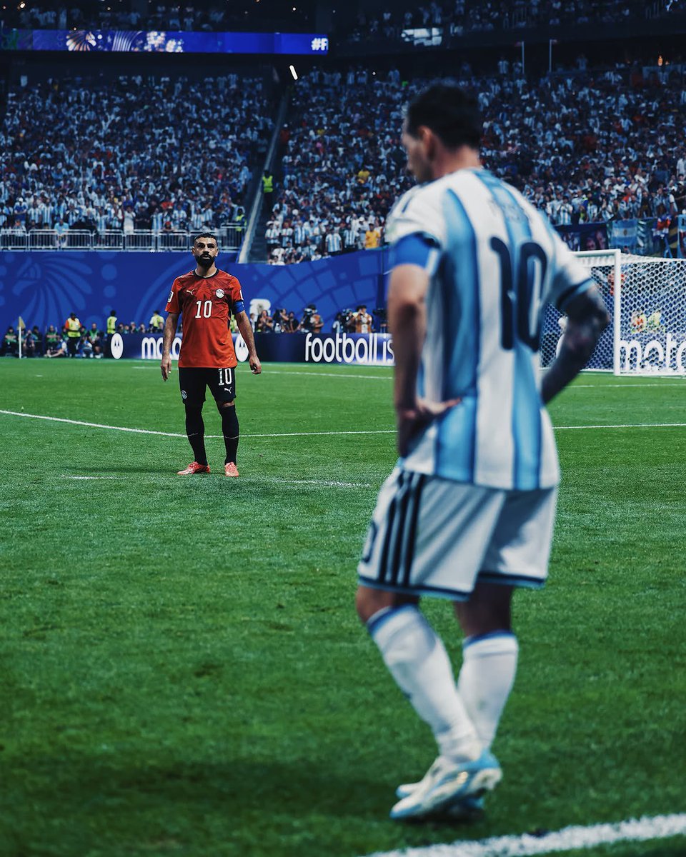 Messias30_'s tweet photo. Messi es el ídolo de tu ídolo. https://t.co/T9GrslGEpF