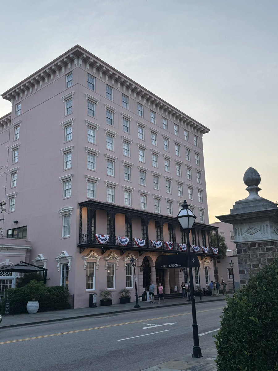 Charleston Daily tweet media