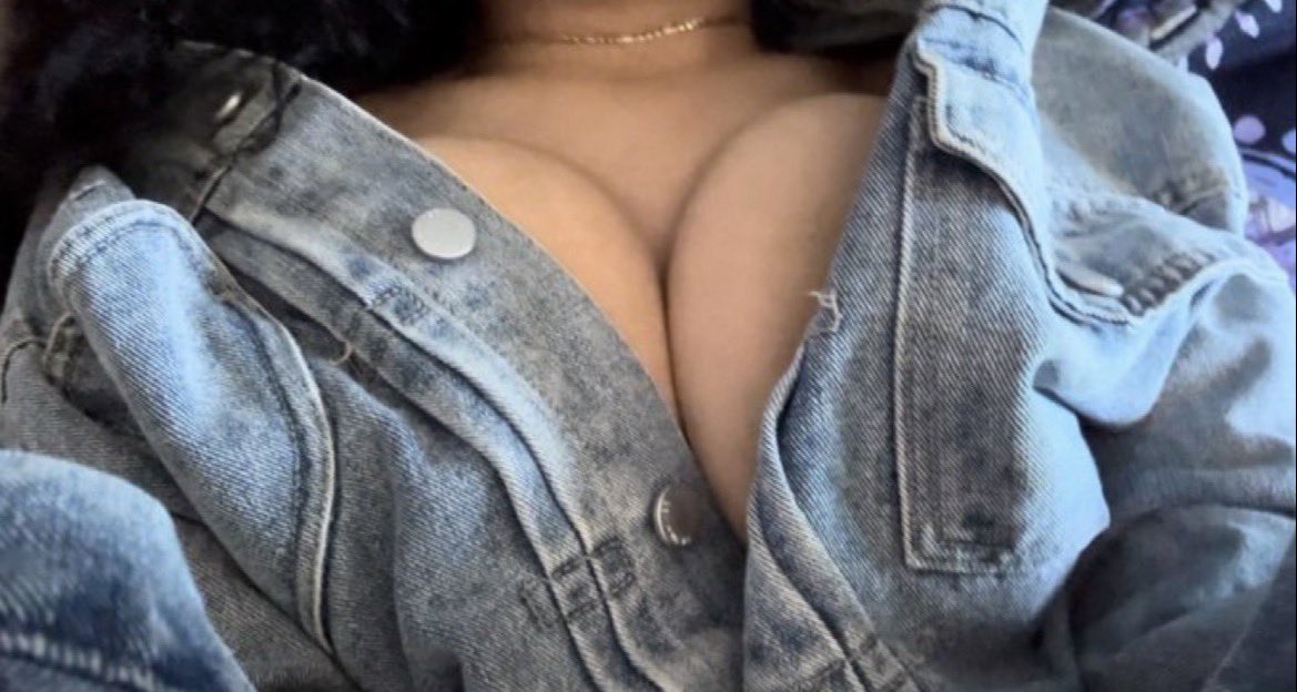 onlyFeyiMarie's tweet photo. I need new friends but goodnight everyone 🌸🍒#fypシ゚viralシfypシ゚ #virałpost #Crush100K #trendingtopic #fyp https://t.co/oj86AuxBBj