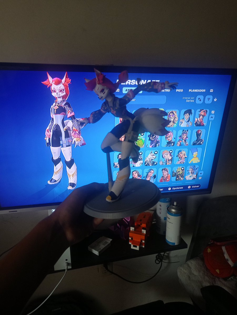 Axud_k's tweet photo. Bueno despues de tanto, me anime a pintar a kimiko, no quedó perfecta pero creo que está bien para ser la primera vez que hago algo así 😸 #kimiko #KimikoFiveTails #kimikofortnite https://t.co/rjnTT43BjW
