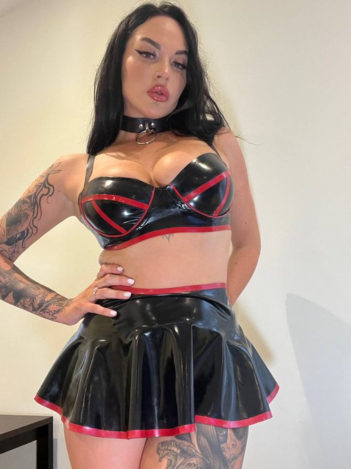 mistressvinnie's tweet photo. your friendly neighbourhood dominatrix xx https://t.co/ct8TiDlXDx