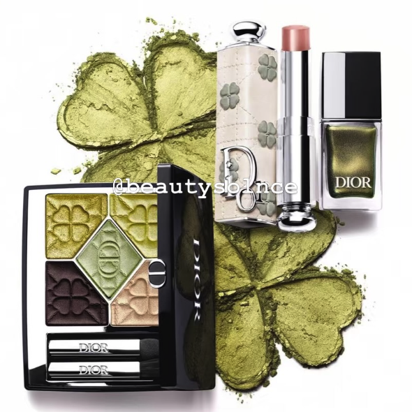 pinaco_swatch's tweet photo. 와 디올 새 컬렉션 너무 깜찍하다. 
진짜겠지??
출처- 인스타그램 beautysolnce https://t.co/IENK3WVmbG