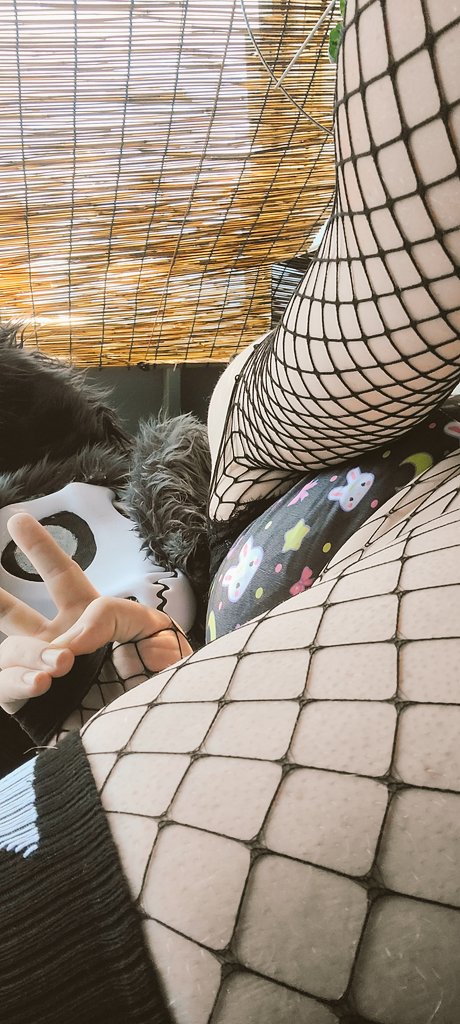 F3mb0i_Edward's tweet photo. feeling really fucking cute rn plzzzzz cum fuk me ;3 https://t.co/pqxiiFzGqf