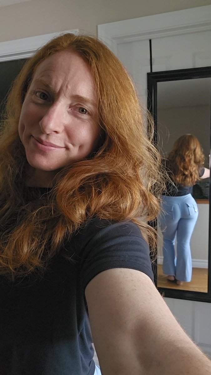 fitlilredhead's tweet photo. Todays gym outfit 💙 https://t.co/0btqMwzmdC