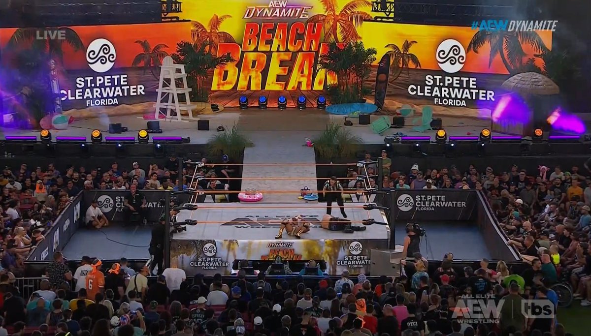 luminvader's tweet photo. oh, silly wrestling stages, i love you so. https://t.co/5Lh1WZYyHl