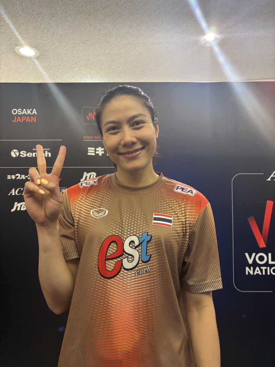 TBSvolleyboo's tweet photo. ／
#ネーションズリーグ  
今夜7時〜vsタイ🇹🇭
＼
バレーボールネーションズリーグ
女子日本代表の戦いは続きます🔥

今夜の相手はアジア決戦！タイ🇹🇭

タイ代表選手はSVリーグで
プレー経験のある選手も多数✨

注目選手は、、、
★タットダオ
2020年から日本リーグでプレーする
不動のミドルブロッカー🙌
★ピンピチャヤ
2021年〜2024年日本リーグでプレー　
現在チームトップの135得点✨
★ピヤヌット
タイバレーの生命線、
粘りあるディフェンスの要💪
日本リベロとの対決にも注目です🏐

今日もTBSで生中継！
会場から、テレビの前から
選手にたくさんのエールをお願いします🔥

#วอลเลย์บอลหญิง