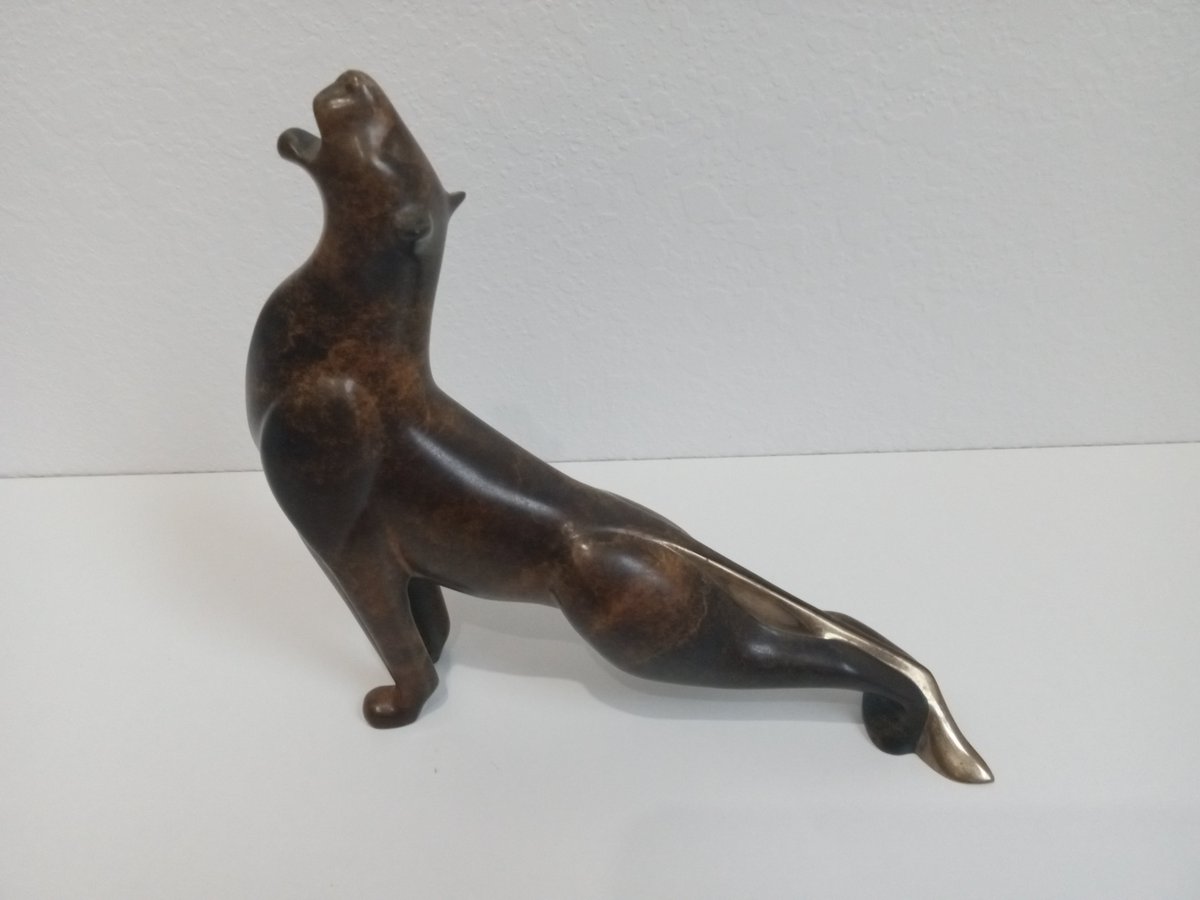 SALE PRICE! Beautiful bronze Roaring Lioness by Loet Vanderveen