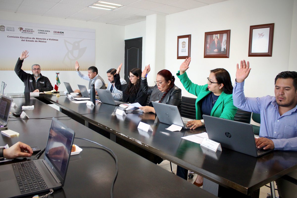 CEAVEM's tweet photo. #TuComisión llevó a cabo la Decima Segunda Sesión Extraordinaria del Comité Multidisciplinario Evaluador, en donde se valoraron 38 casos de #AtenciónAVíctimas del delito.
#CEAVEMContigo #EIPoderDeServir https://t.co/4iDaZOImus
